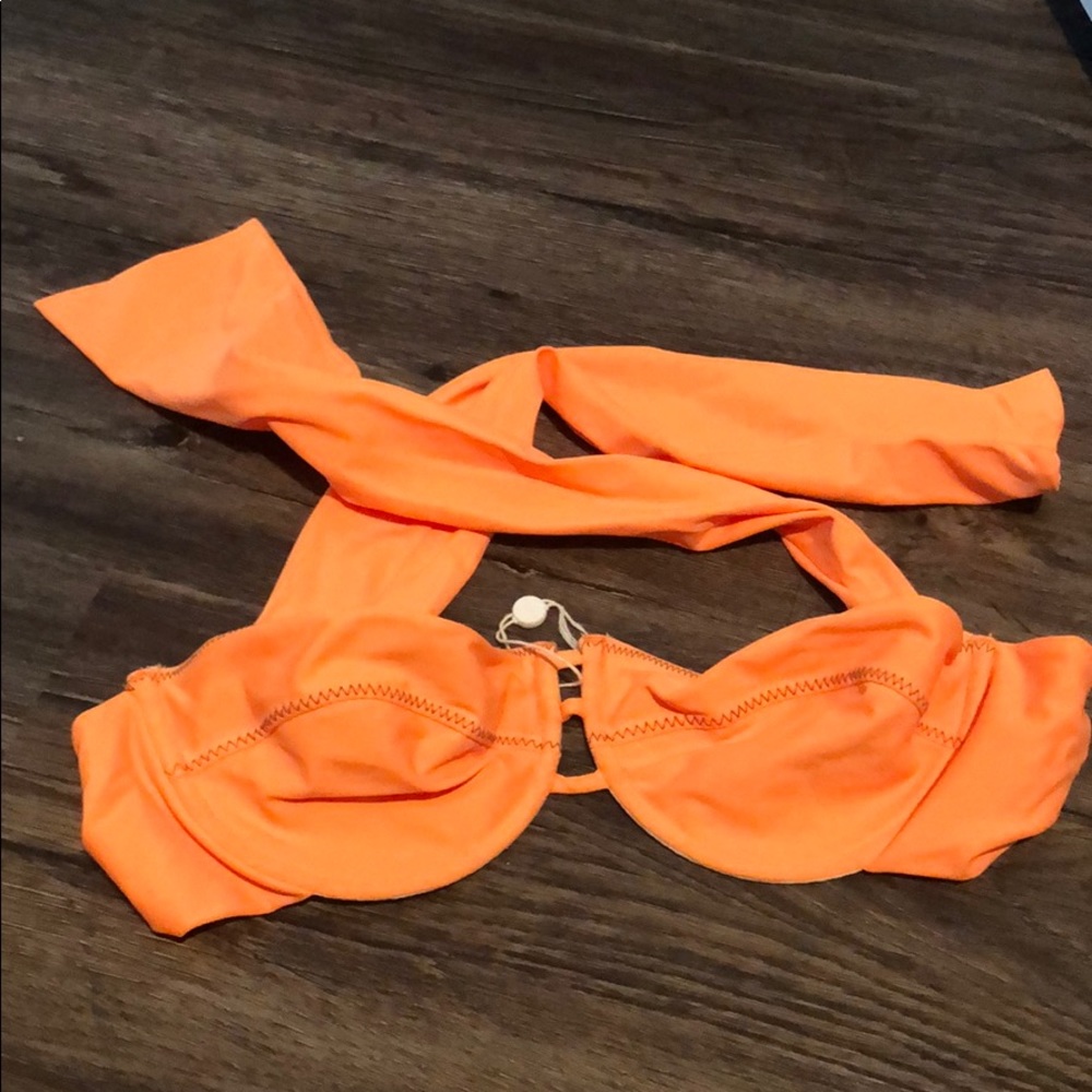 Acacia Top Medium